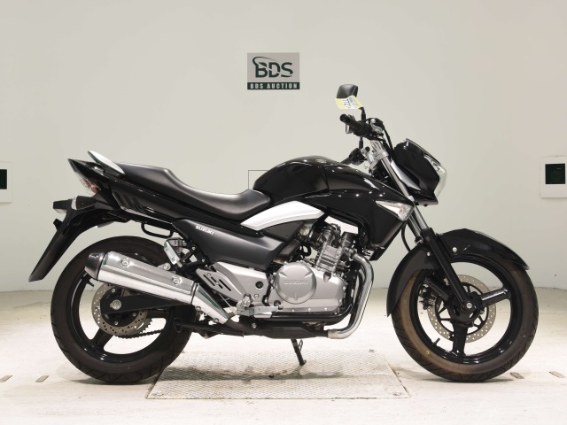 Suzuki GSR250