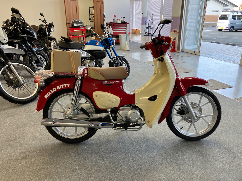 Honda SUPER CUB 110 HELLO KITTY 2025
