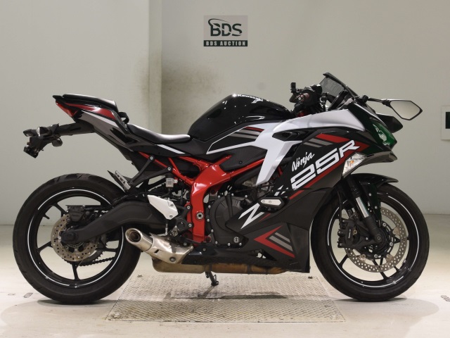 Kawasaki NINJA ZX-25R KRT 2021