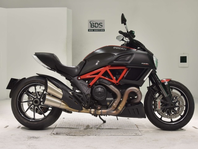 Ducati DIAVEL CARBON 2015