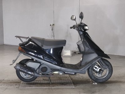 Suzuki ADDRESS V100