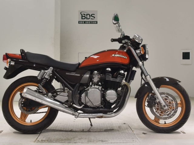 Kawasaki ZEPHYR750 2024