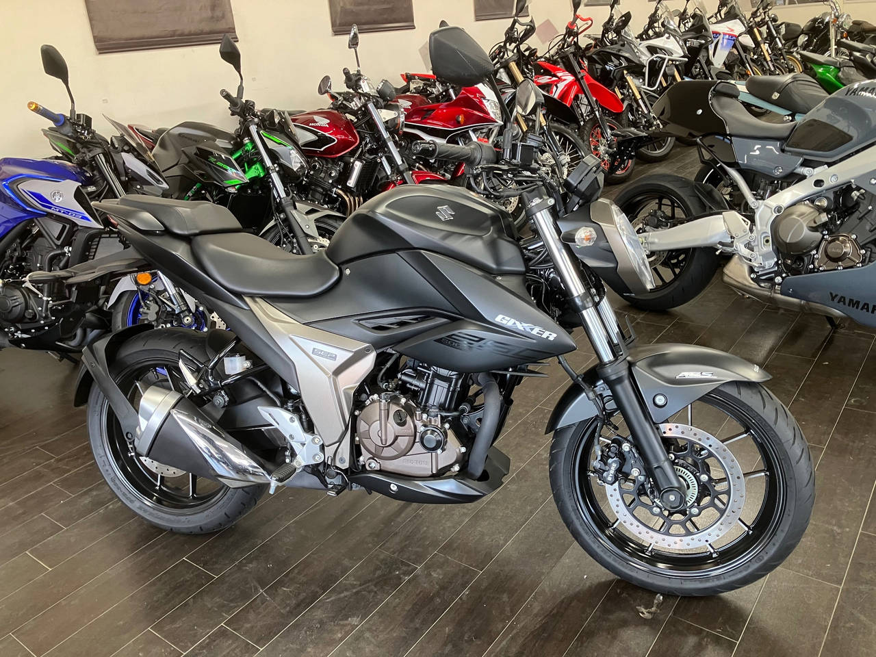 Suzuki GIXXER250