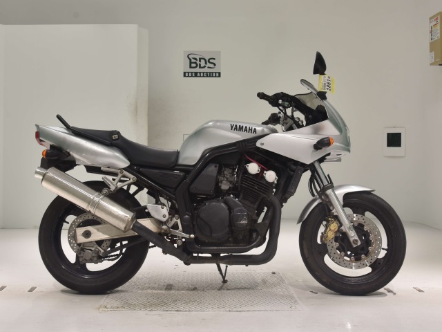 Yamaha FZ400 1997
