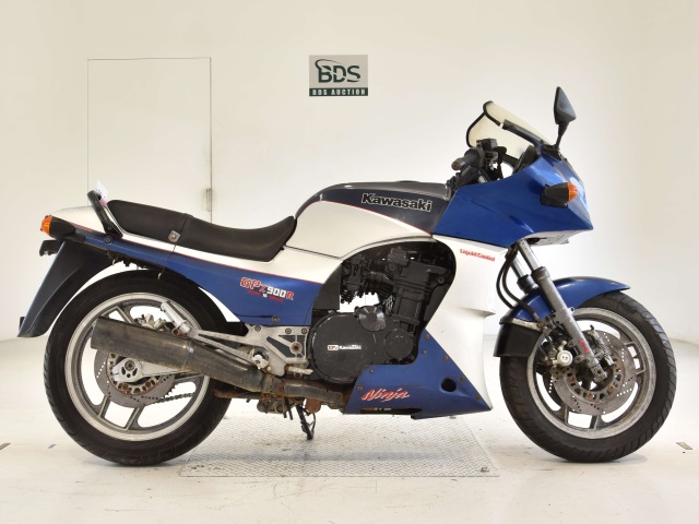 Kawasaki GPZ900R 1984