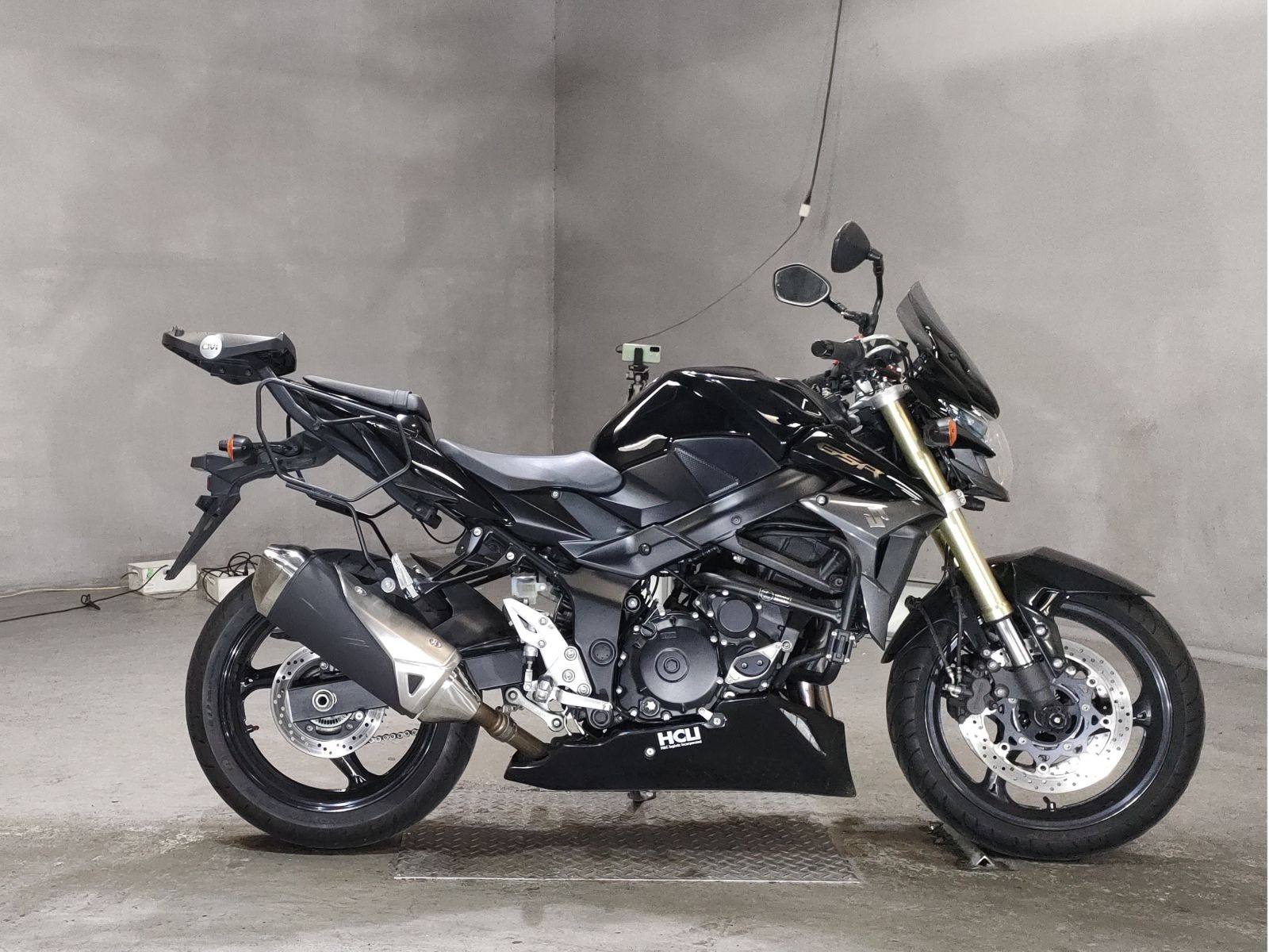 Suzuki GSR750 2013