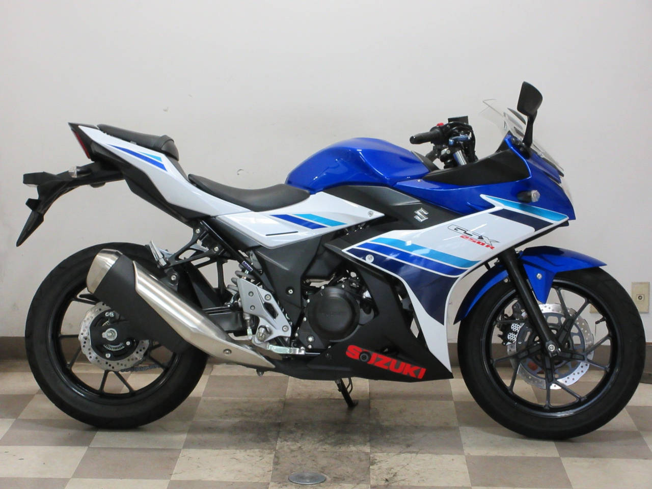 Suzuki GSX250R