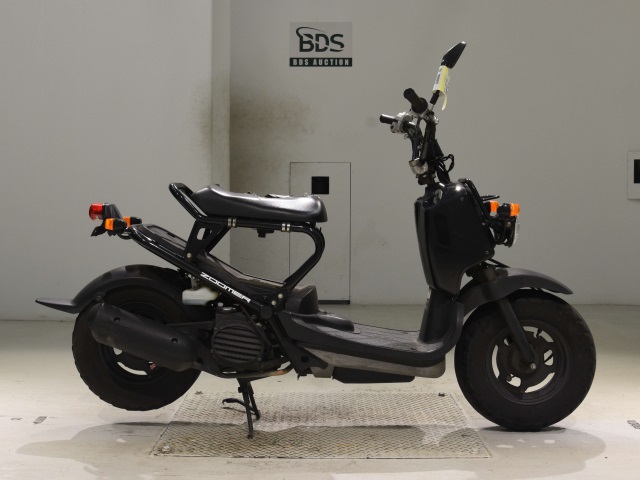Honda ZOOMER 2011