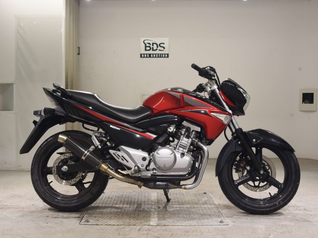 Suzuki GSR250