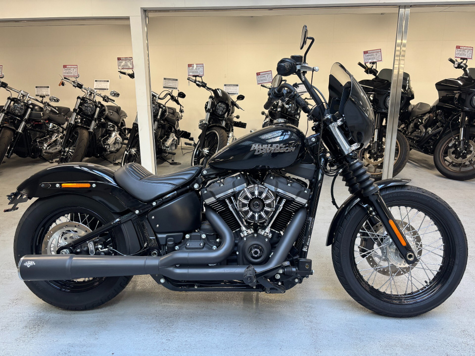HD STREETBOB FXBB1750 2020