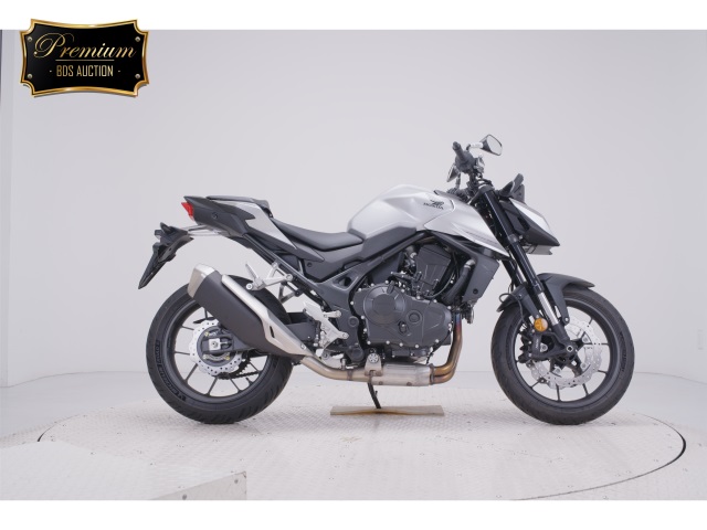 Honda CB750 HORNET 2025