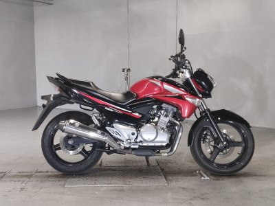 Suzuki GSR250