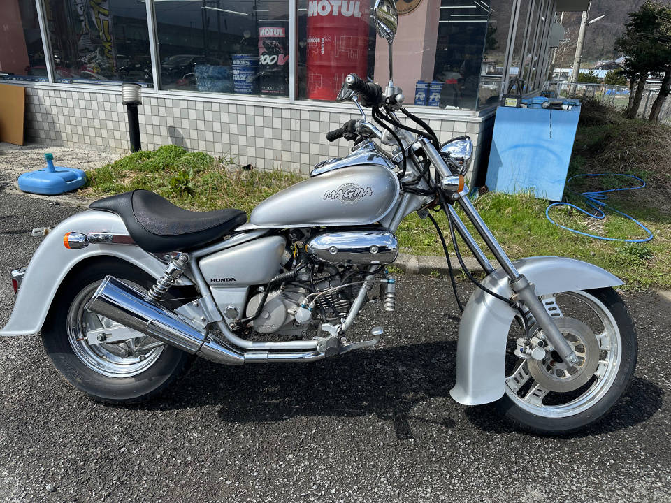 Honda MAGNA50 2001