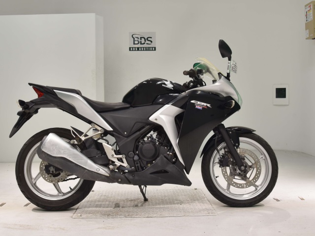 Honda CBR250R 2011