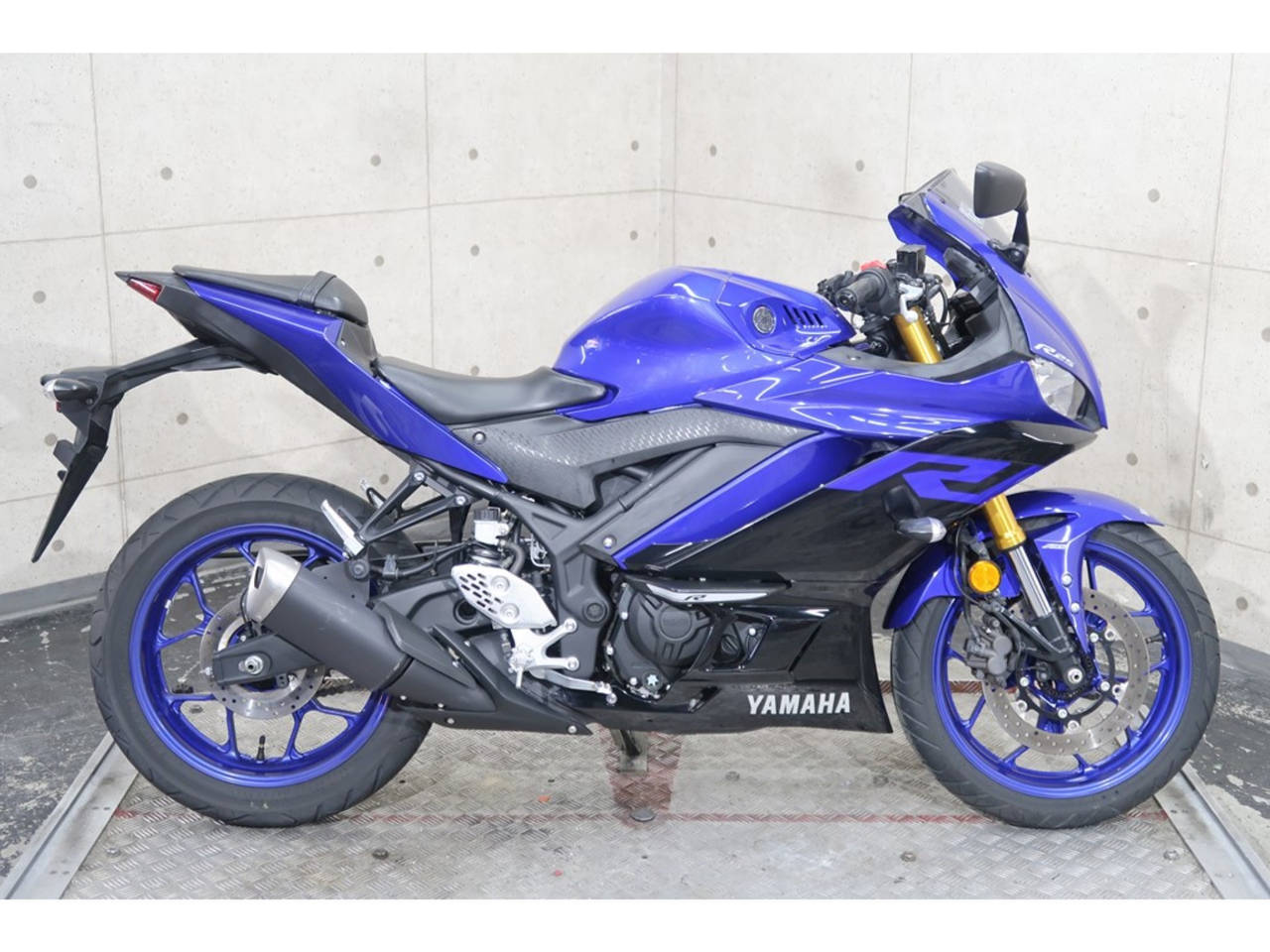 Yamaha YZF-R25A 2019