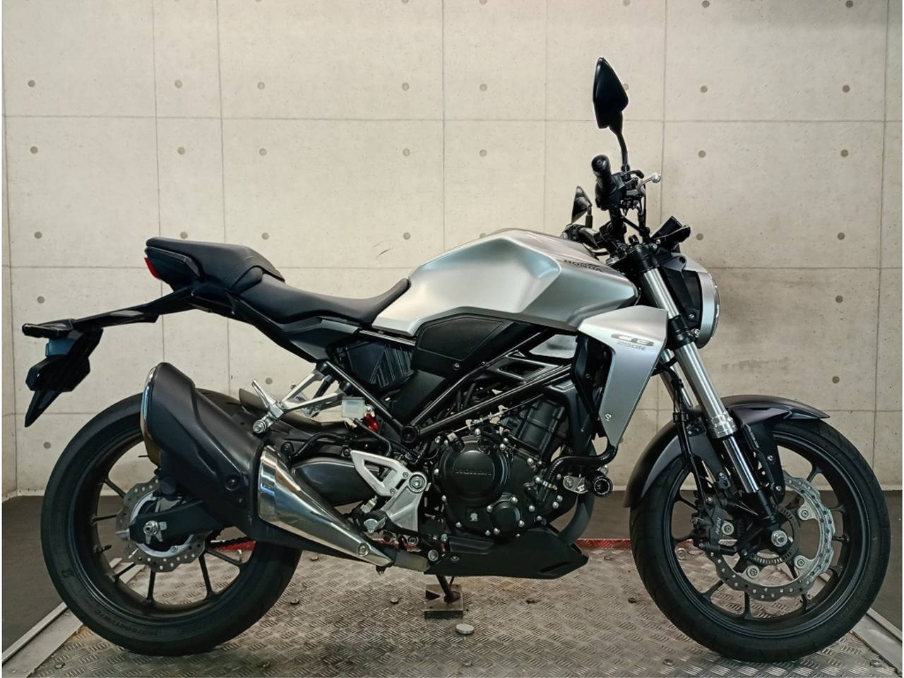 Honda CB250R 2018