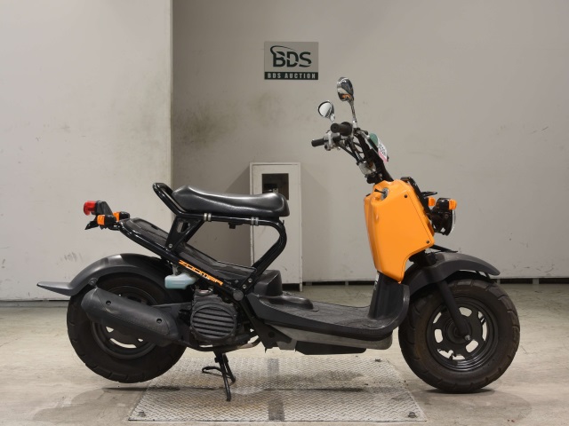 Honda ZOOMER 2012