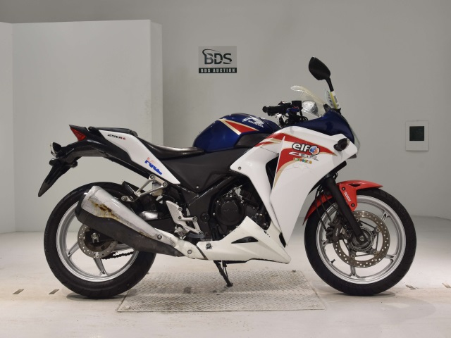 Honda CBR250RA 2011
