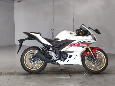 Yamaha YZF-R25 2022