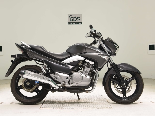 Suzuki GSR250