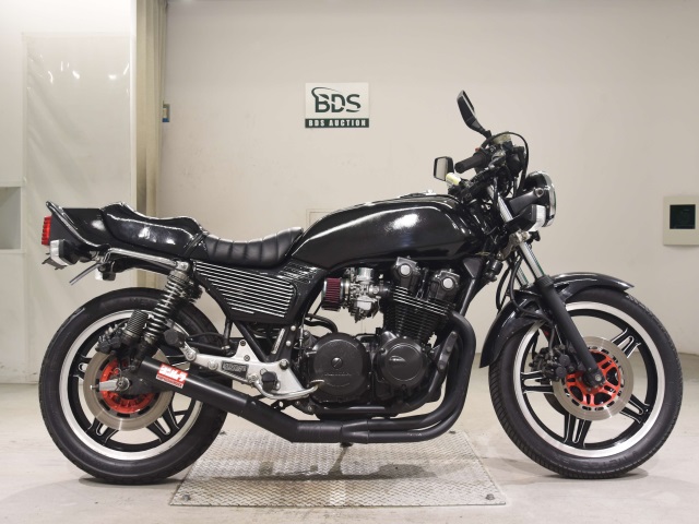 Honda HORNET CB900F 2023