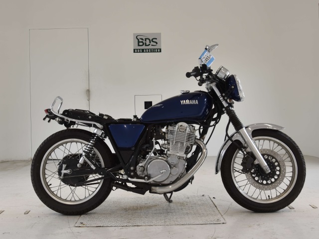 Yamaha SR400 2021