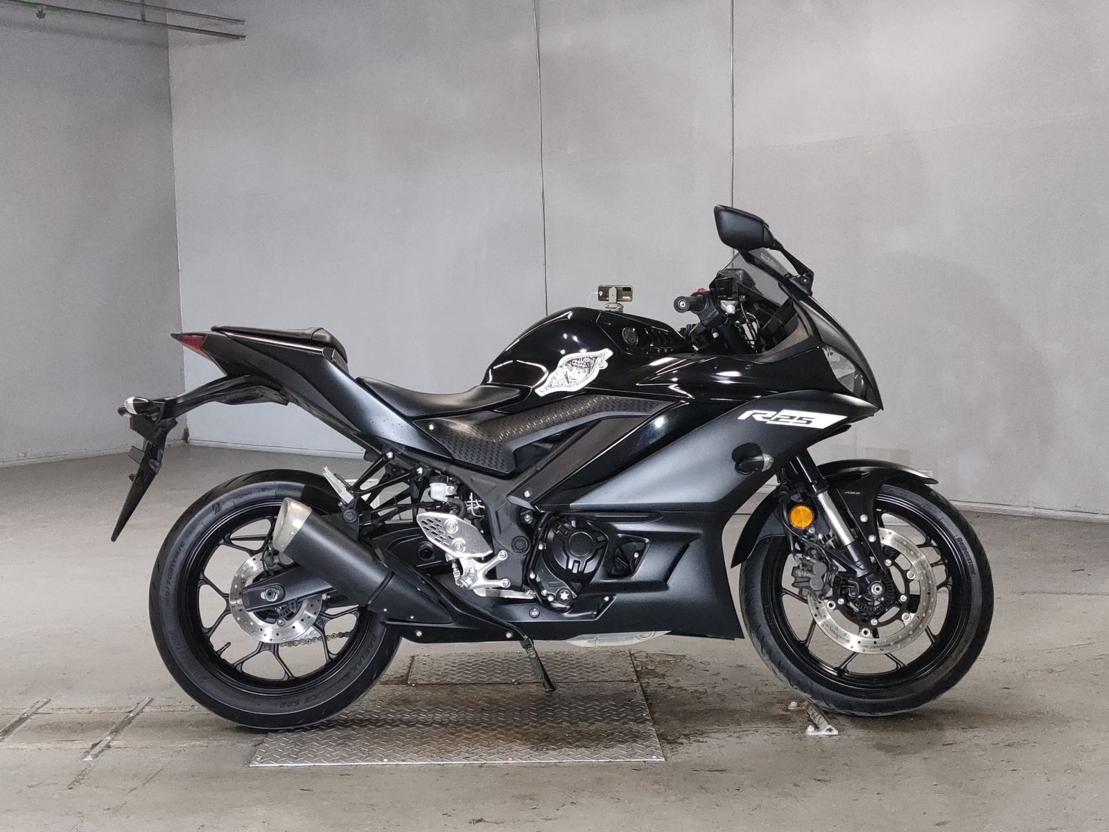 Yamaha YZF-R25 2021