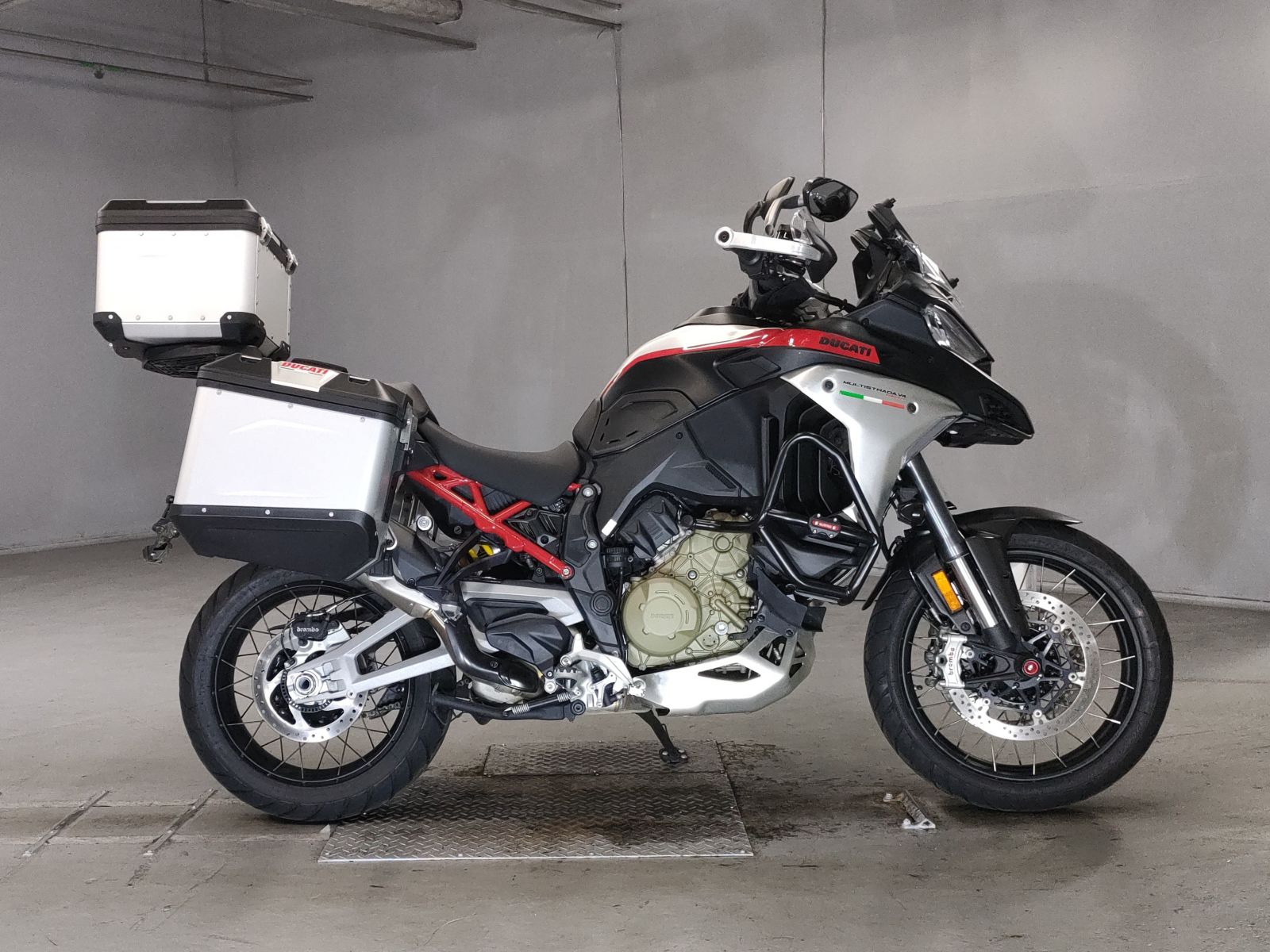 Ducati MULTISTRADA V4 2024