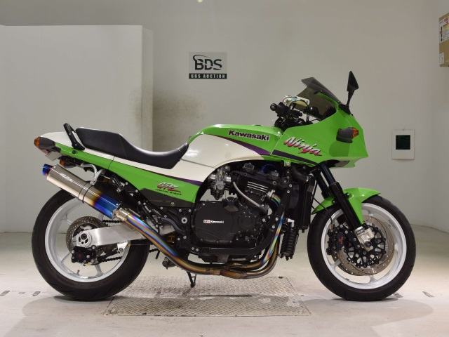 Kawasaki GPZ900R 2000
