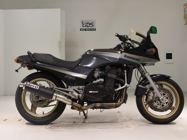Kawasaki GPZ900R 1991