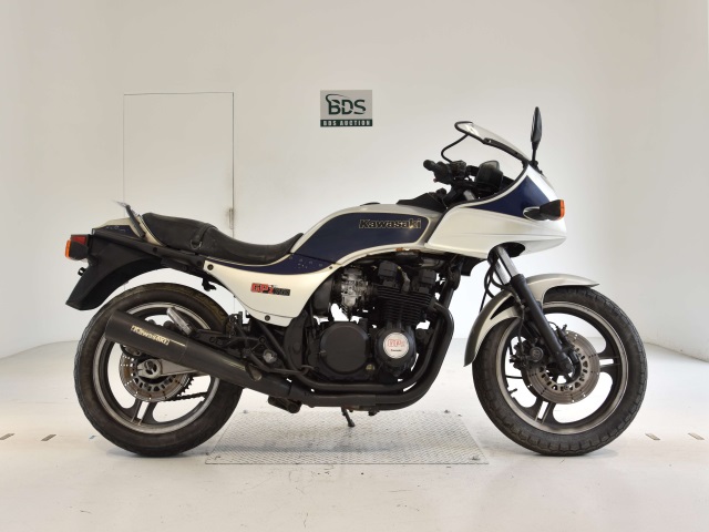 Kawasaki GPZ750 1983