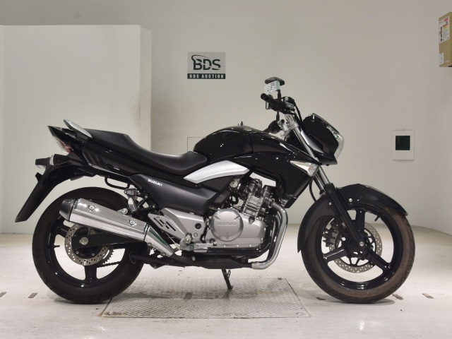Suzuki GSR250