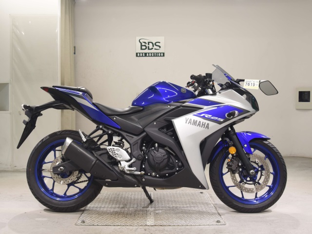 Yamaha YZF-R25 2015