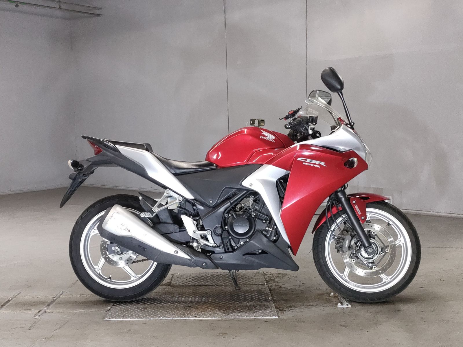 Honda CBR250R 2011