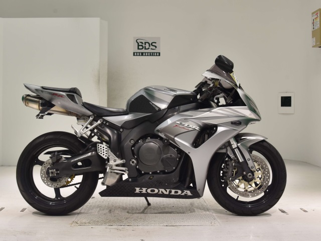 Honda CBR1000RR 2006