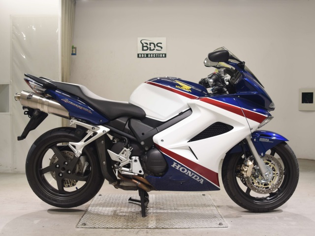 Honda VFR800A 2010