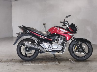 Suzuki GSR250