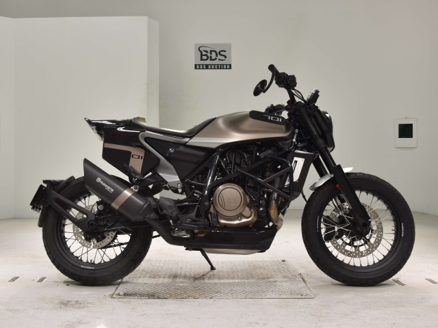 Husqvarna SVARTPILEN 701 2019