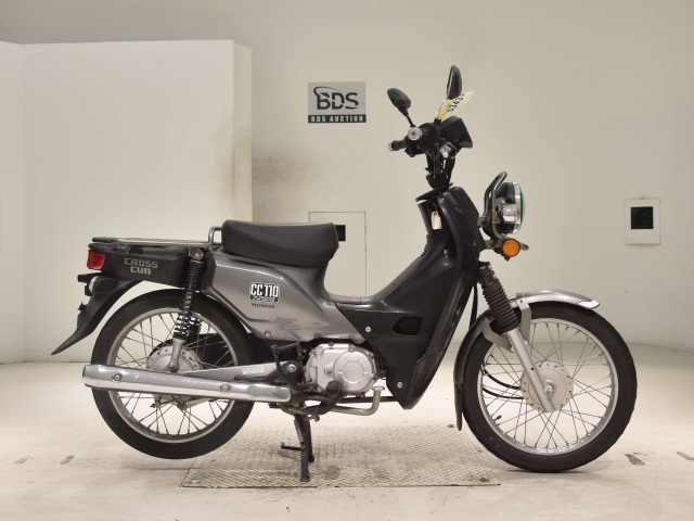 Honda CC110 CROSSCUB 2016