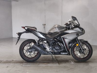 Yamaha YZF-R25 2016
