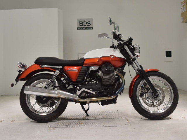 Moto Guzzi V7 SPECIAL 2013