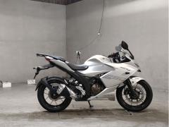 Suzuki GIXXER250SF