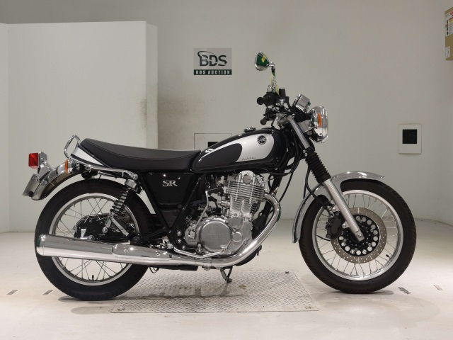 Yamaha SR400 2021