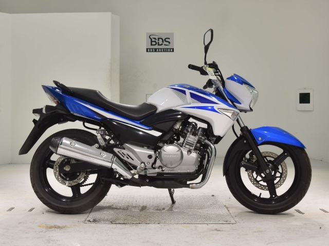 Suzuki GSR250