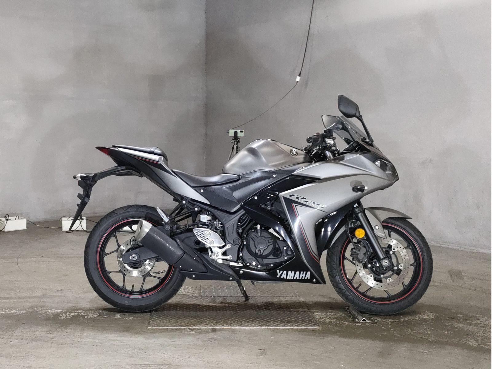 Yamaha YZF-R25 2016