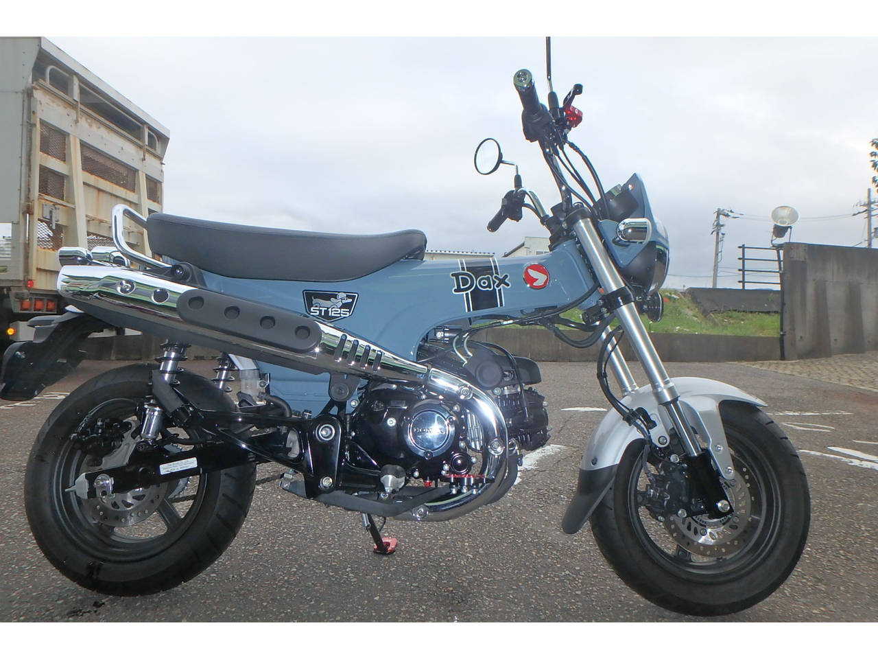 Honda DAX125 2022