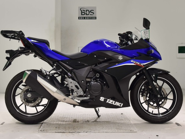 Suzuki GSX250RA