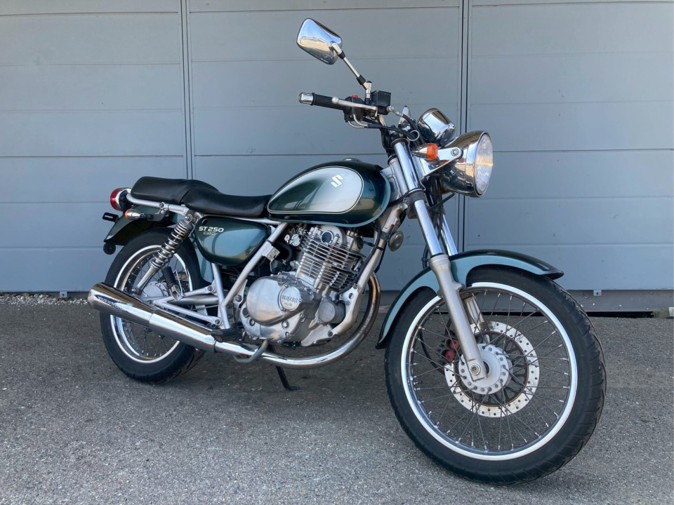 Suzuki ST250E