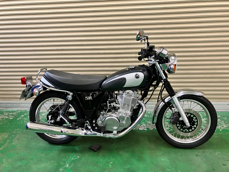 Yamaha SR400 2021