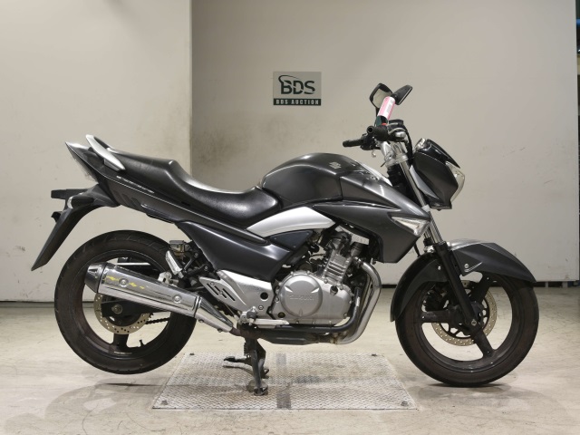Suzuki GSR250